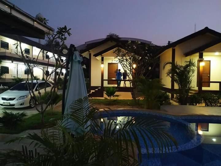 אוטאי תאני Sunray Guesthouse สุนันท์บ้านพักริมคลอง מראה חיצוני תמונה