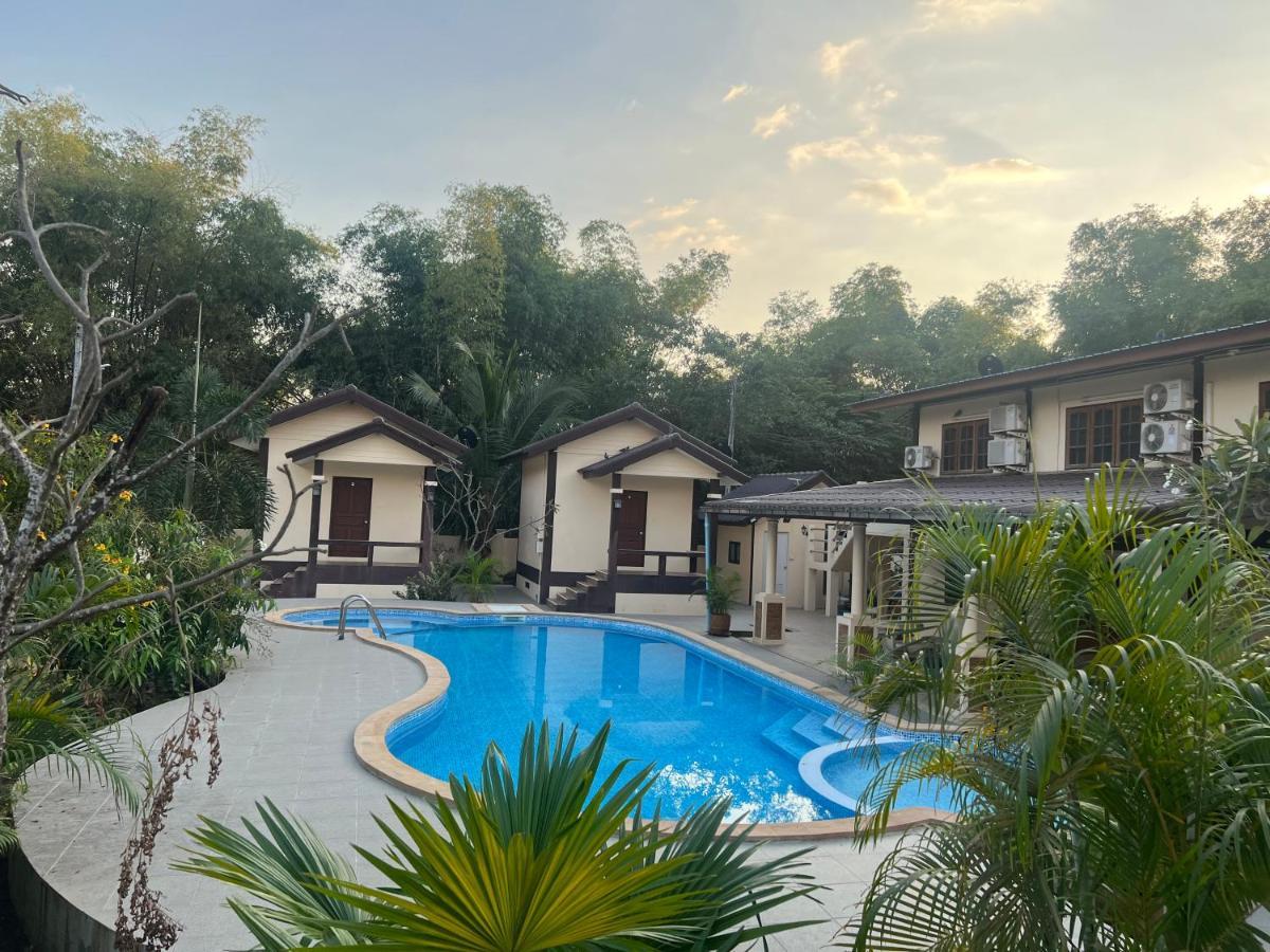 אוטאי תאני Sunray Guesthouse สุนันท์บ้านพักริมคลอง מראה חיצוני תמונה